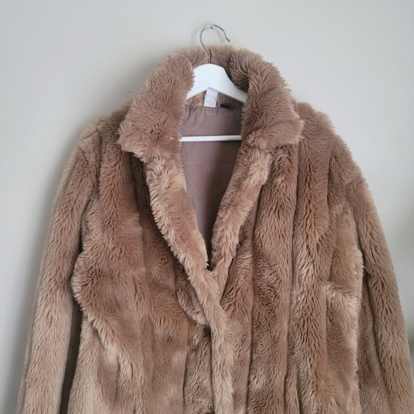 Suzy Shier Faux Fur Coat - Picture 4 of 6